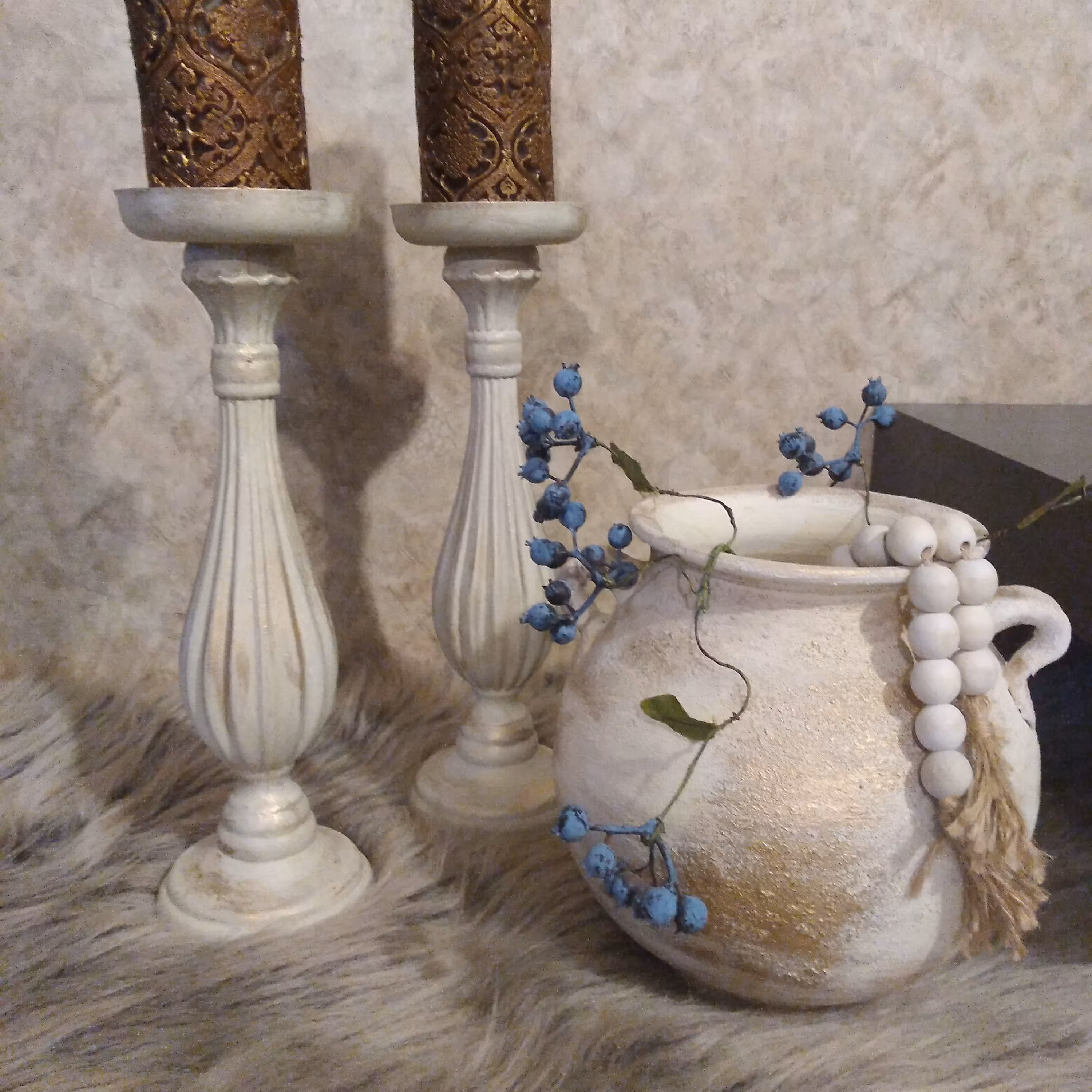 شمعدان پلی استر پتینه شده ارتفاع سی و سه و بیست و هفت (پس کرایه)