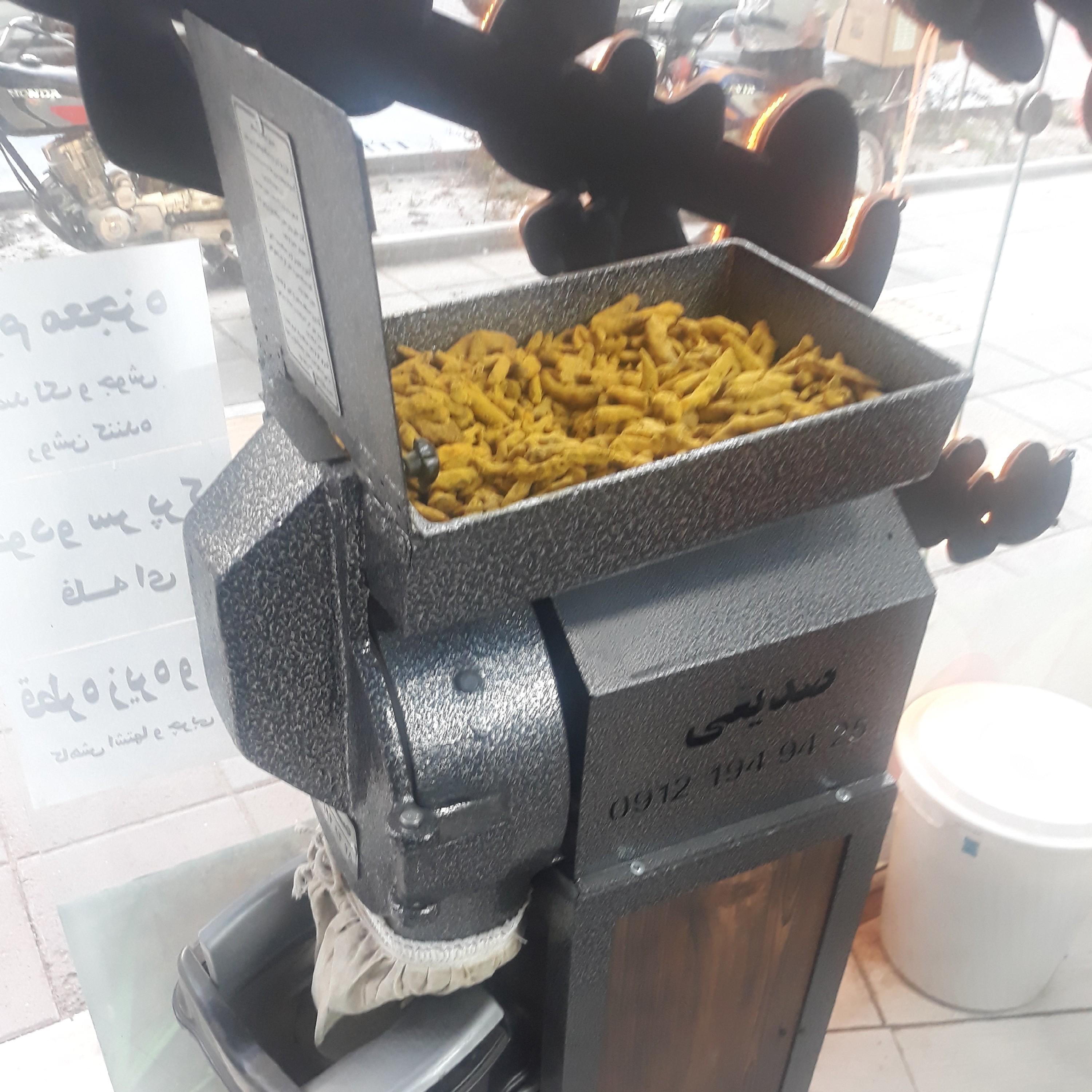 زردچوبه زرین 2 بار ساب 250 گرمی (کاملا نرم و پودر ) زرچوبه