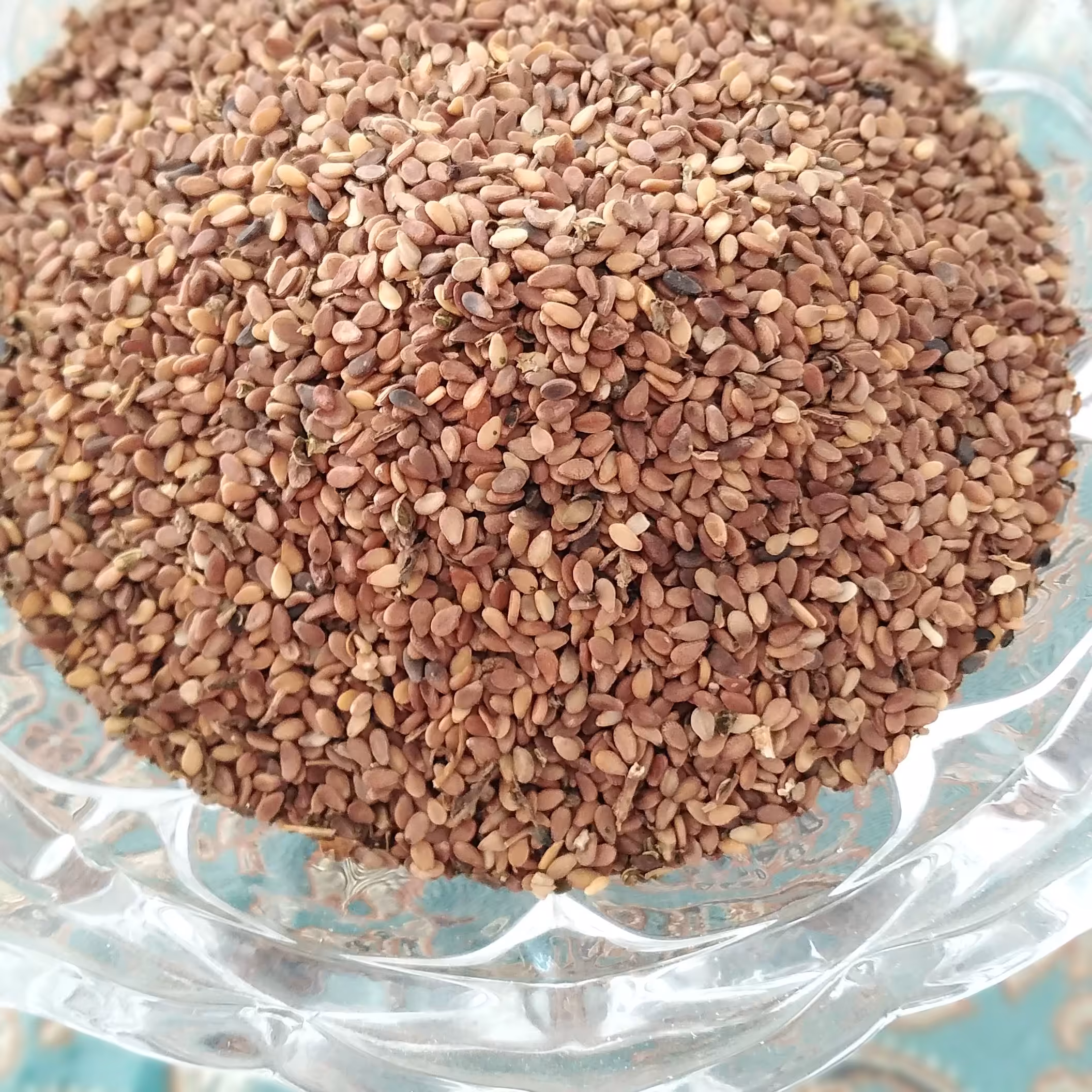 کنجد قهوه ای