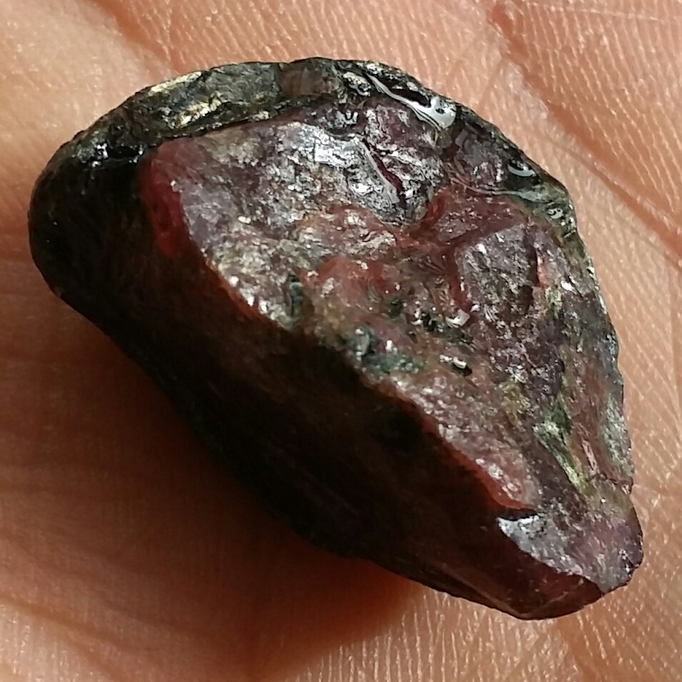 سنگ راف وارداتی گارنت جواهراتی محشر 100 در 100 طبیعی شااا هکار خلقت
زیبا