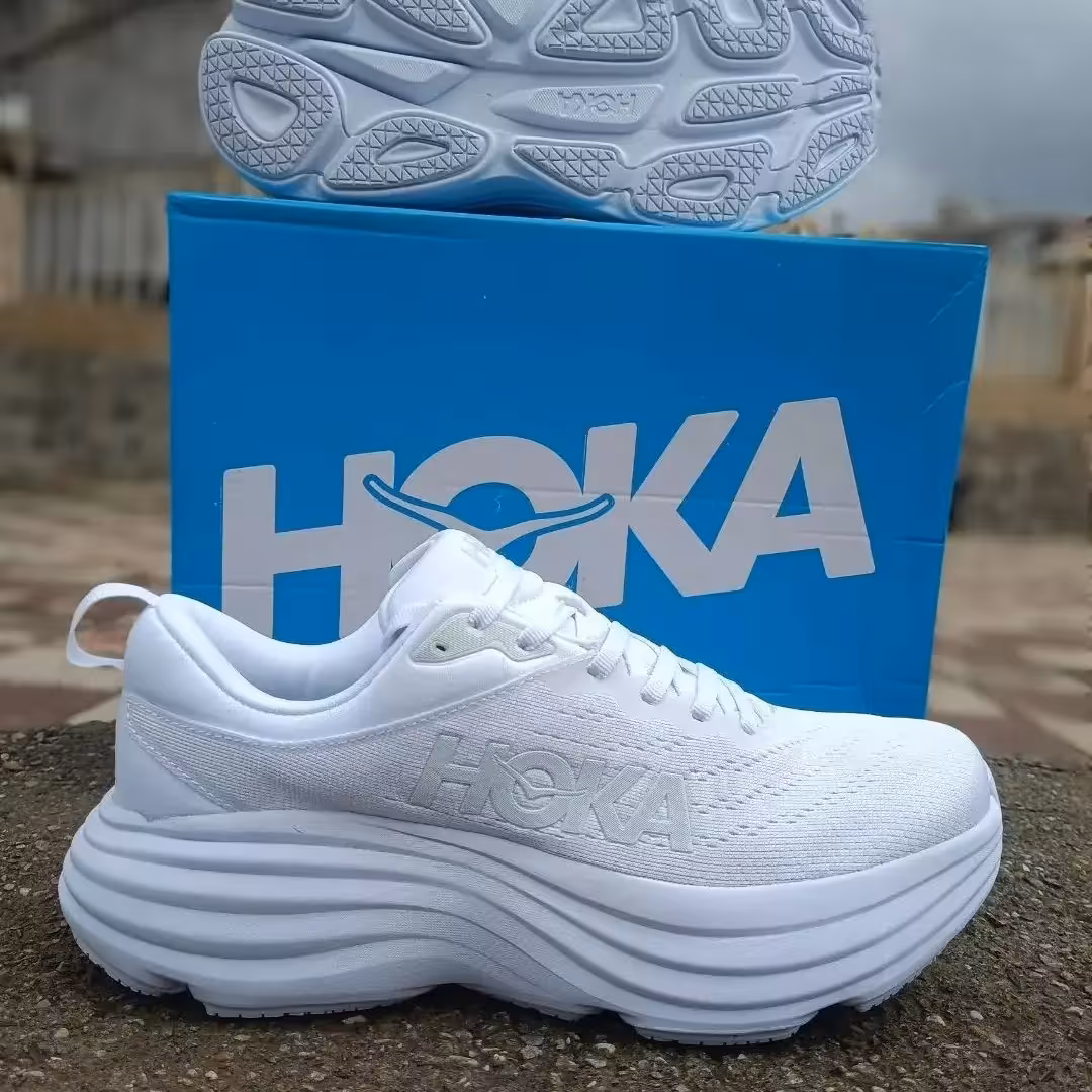 111 کتونی هوکا مردانه ویتنامی مناسب ورزش و پیاده روی رنگ سفید لژ دارHOKA