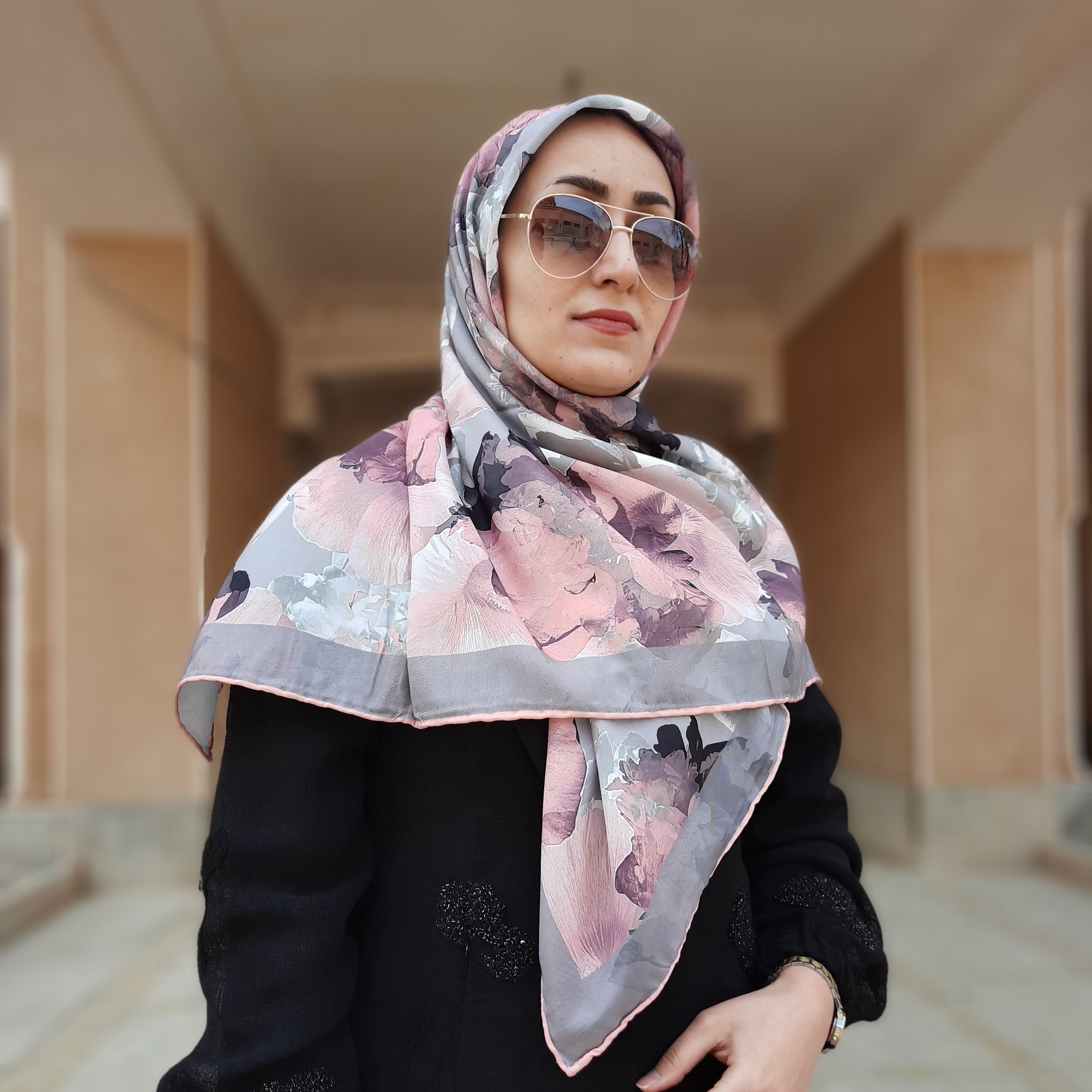روسری قواره 120 نخی دور دست دوز ایستایی عالی حتی زیر چادر رنگبندی کامل