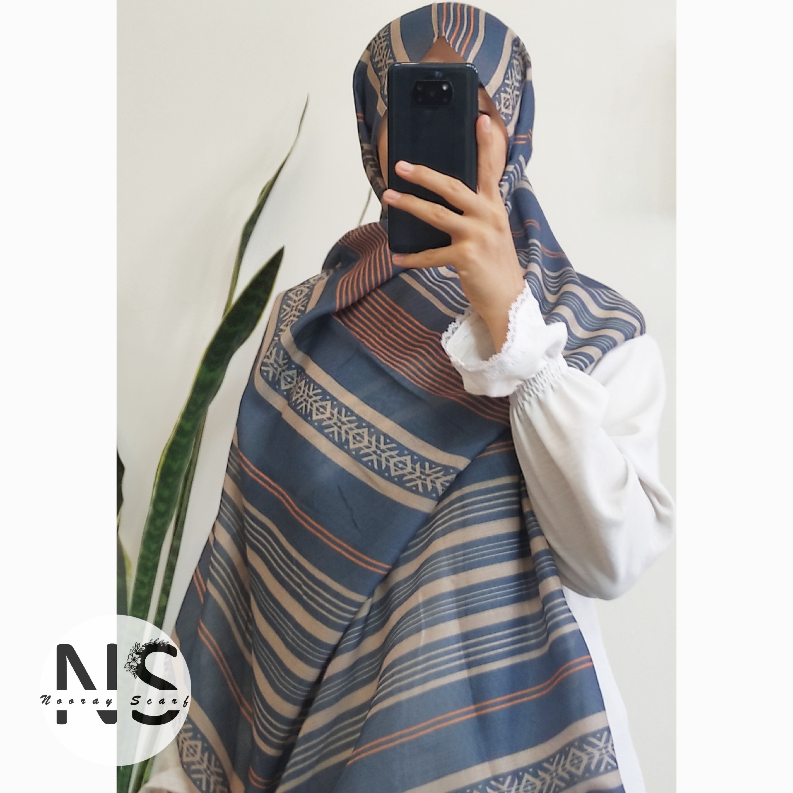 شال نخی طیفی آبی طرحدار سبک و شیک با ایستایی عالی