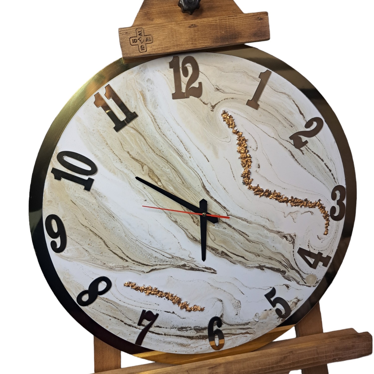 ساعت دیواری رزینی طر ح ژئود با رینک طلایی