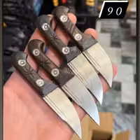 چاقو تیزی کوچک