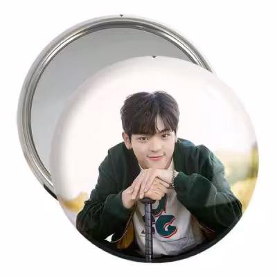 آینه جیبی خندالو مدل ووجین گروه استری کیدز Stray Kids کد 11855