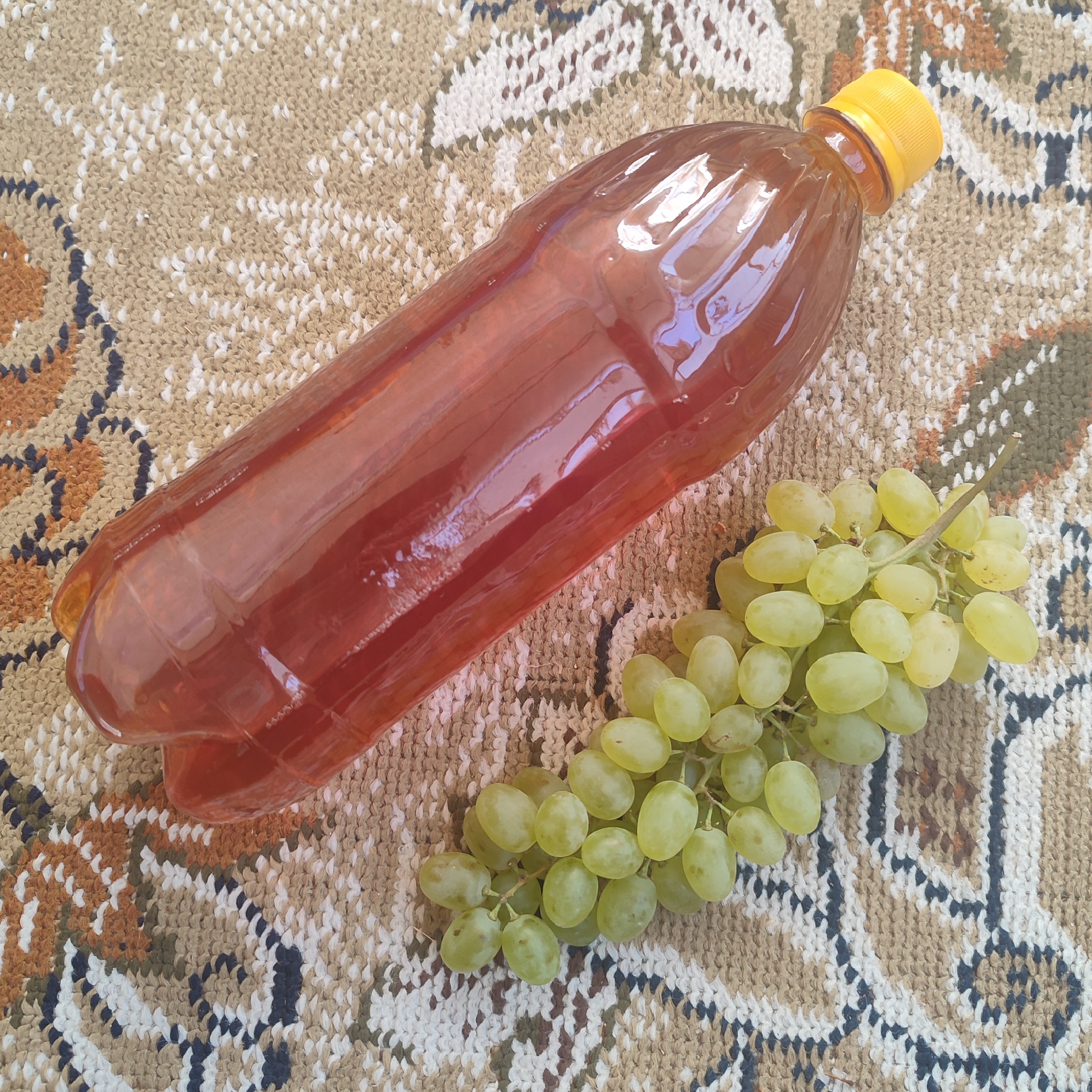 سرکه انگور (یک لیتری) یک ساله و تمیز