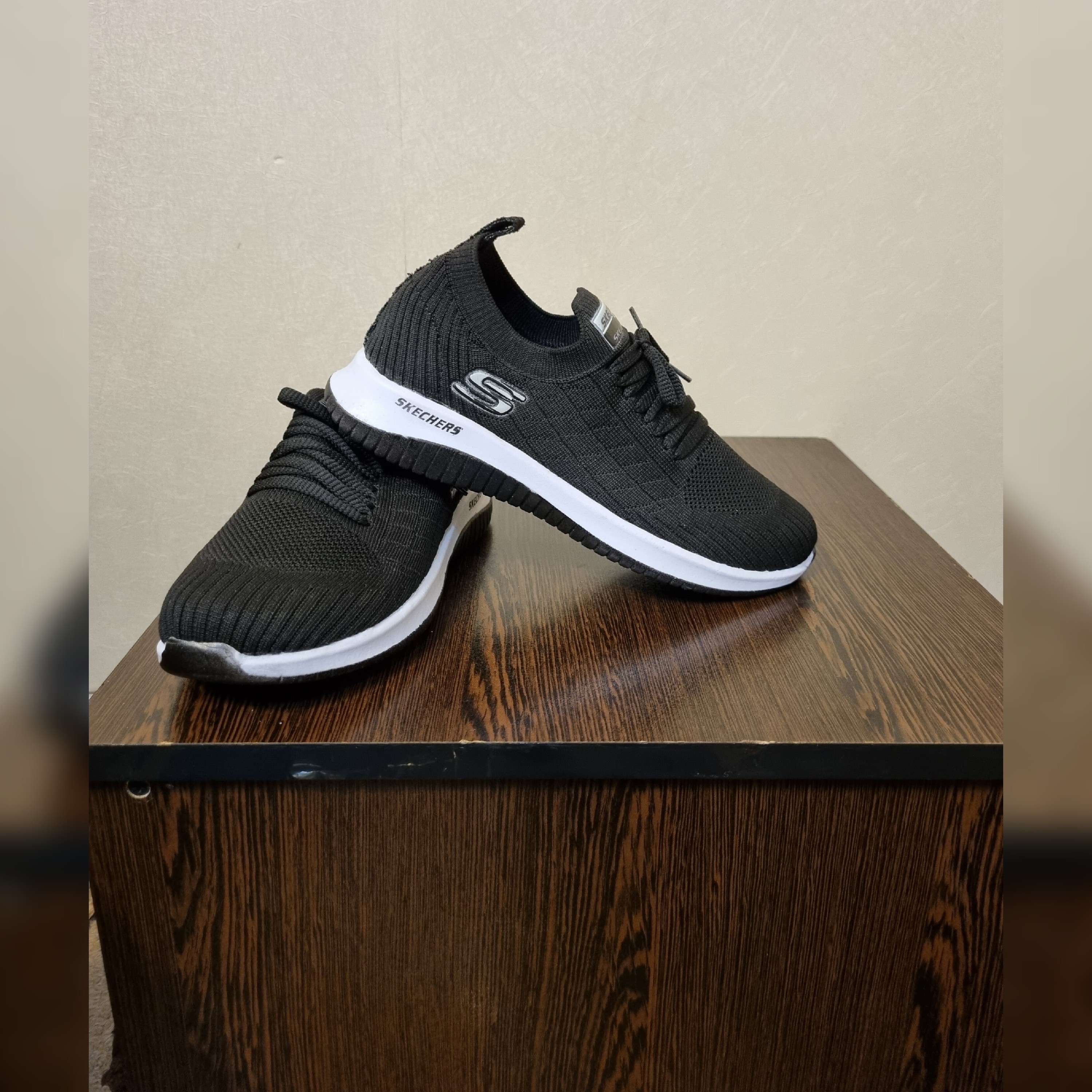 کفش جورابی بندی اسکیچرز