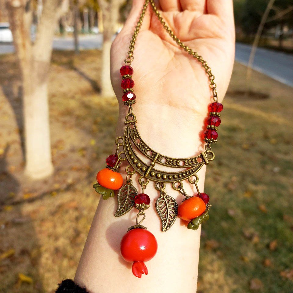 نیم ست میوه ای انار و خرمالو یلدایی