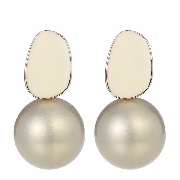 گوشواره مرواریدی خوش رنگ و خاص                            