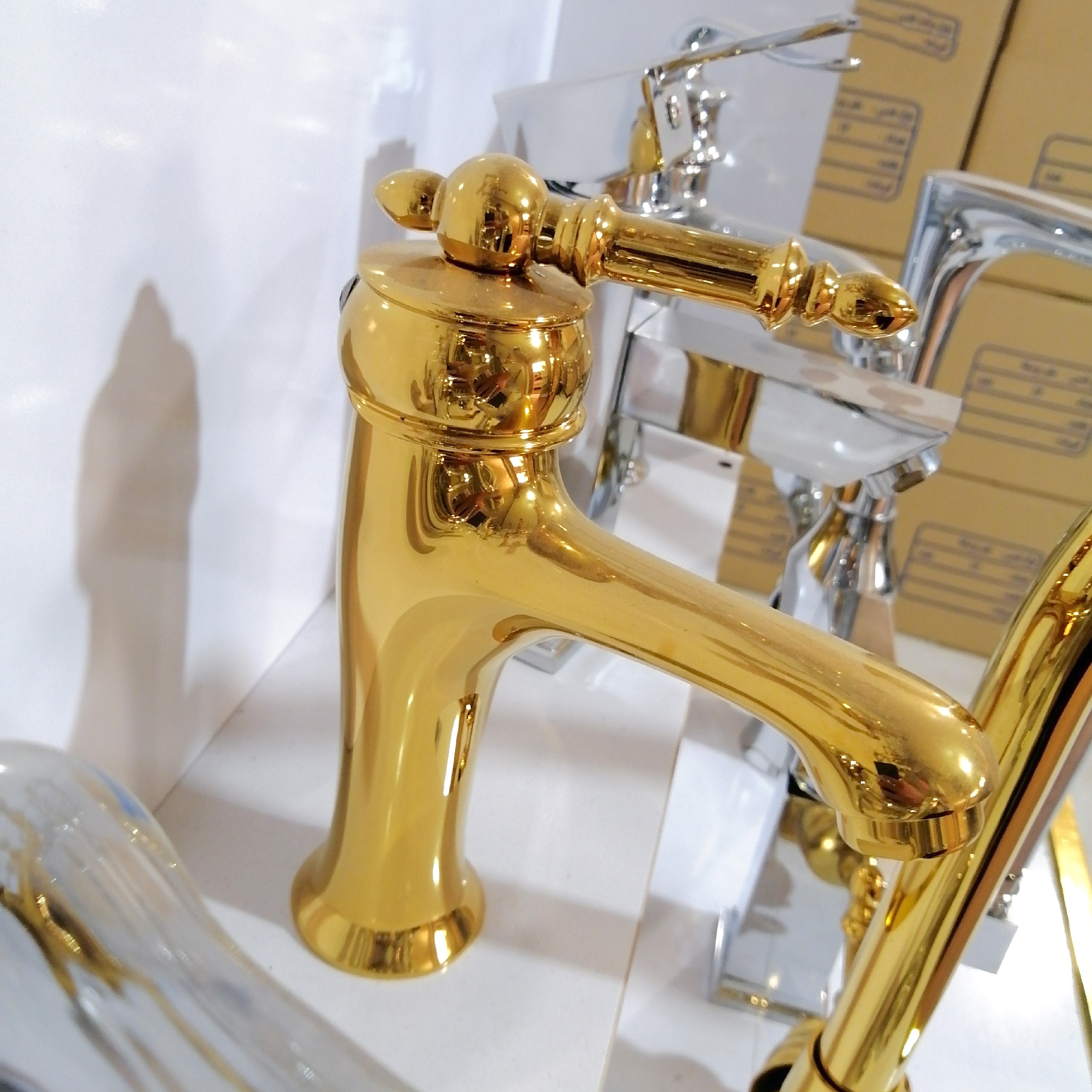 شیرآلات اهرمی استاندارد  آبکاری فورتیک شرکت پارس شید رنگ طلایی مدل آبنوس