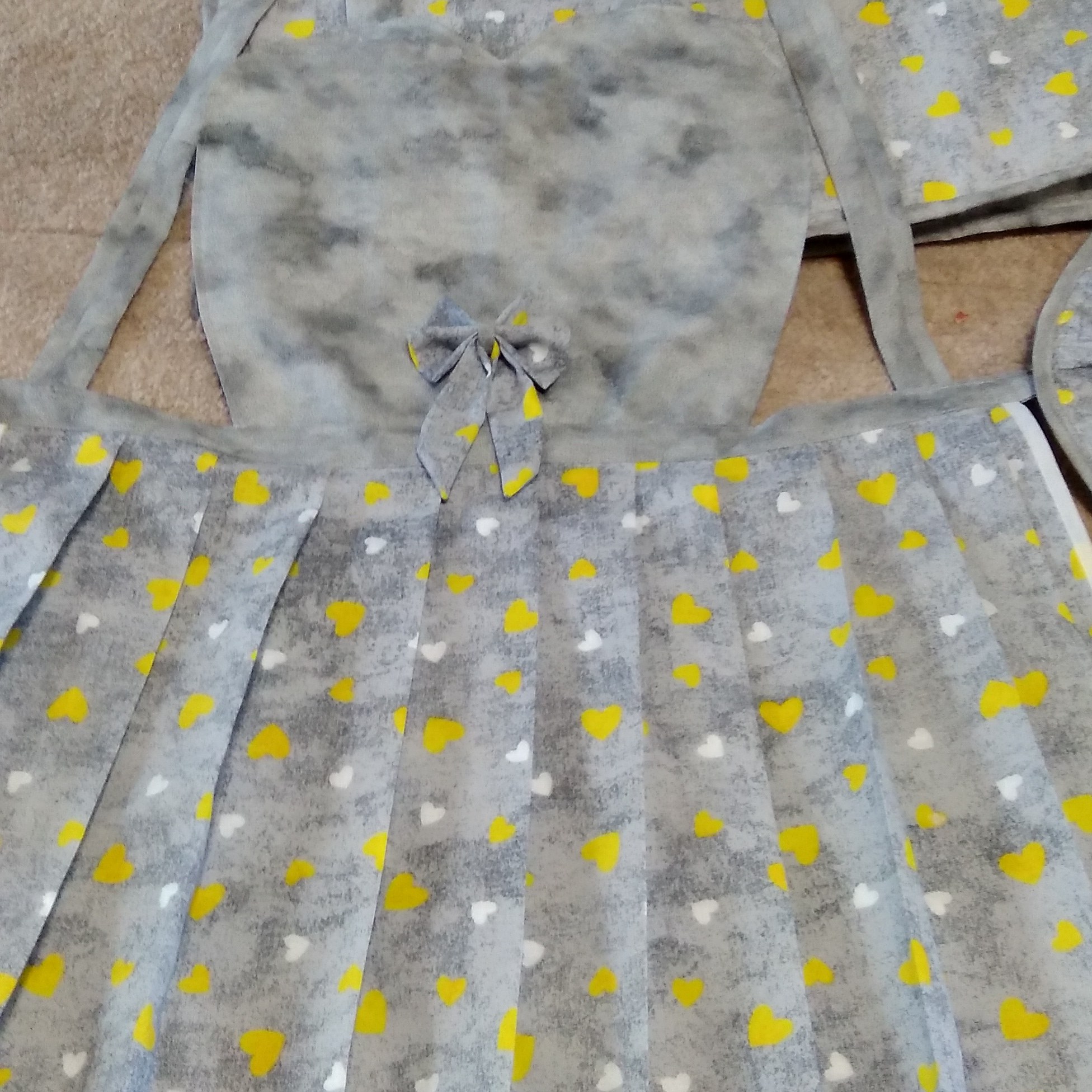 پیش بند آشپزخانه پارچه ای سه لایه نوار دوزی شده در رنگبندی مختلف