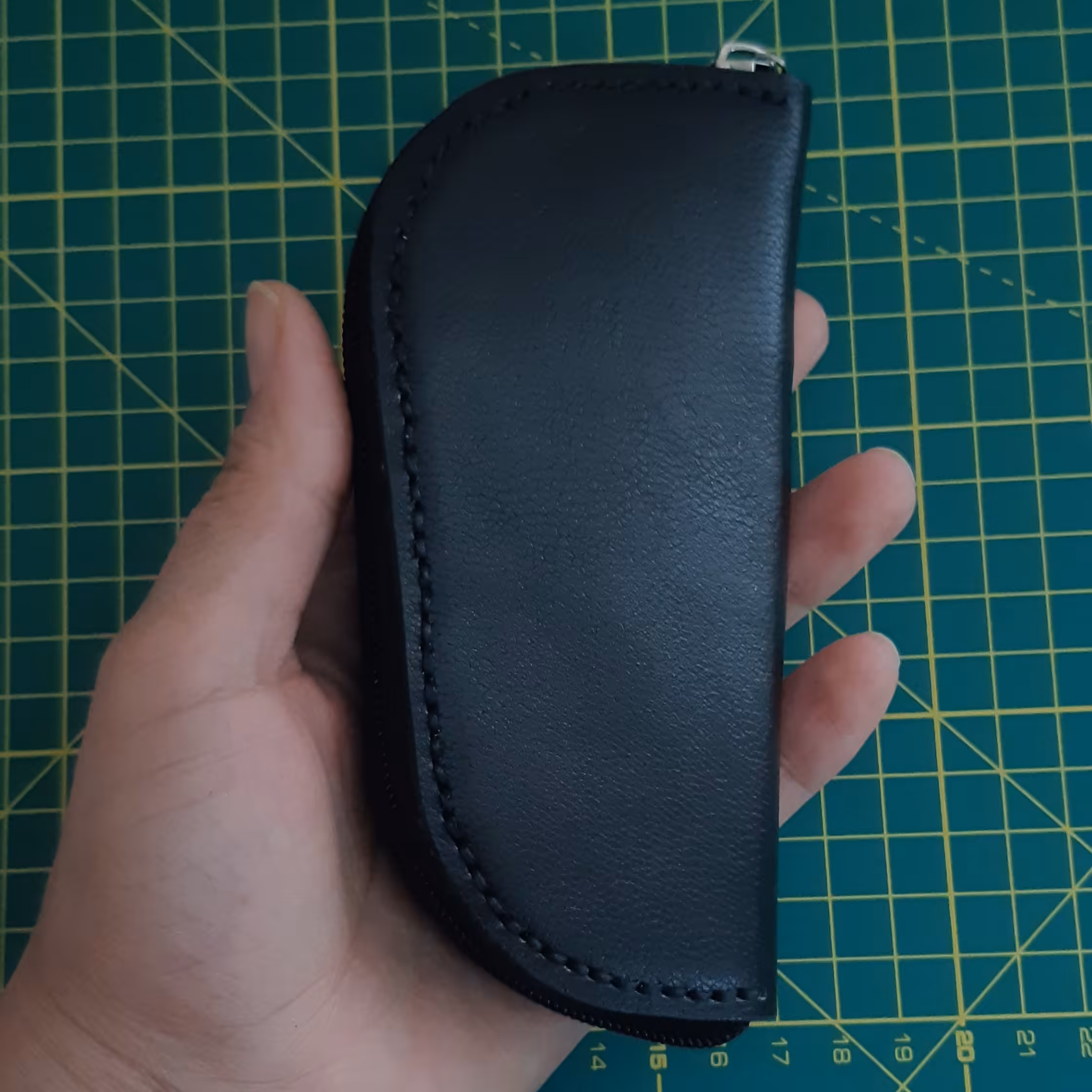 جاکلیدی چرمی دورزیپ1