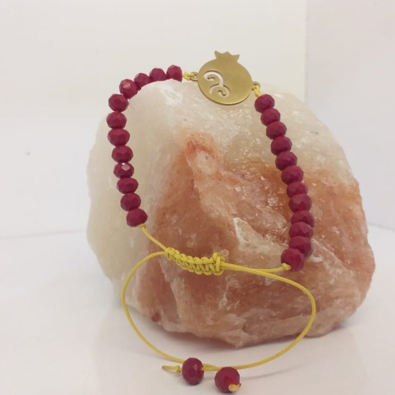 دستبند سنگی در طرح های مختلف