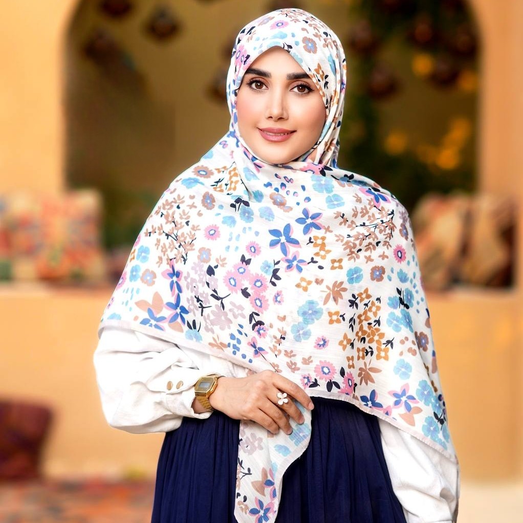 روسری گلگلی سوپر نخ زمینه سفید ( کد 228)