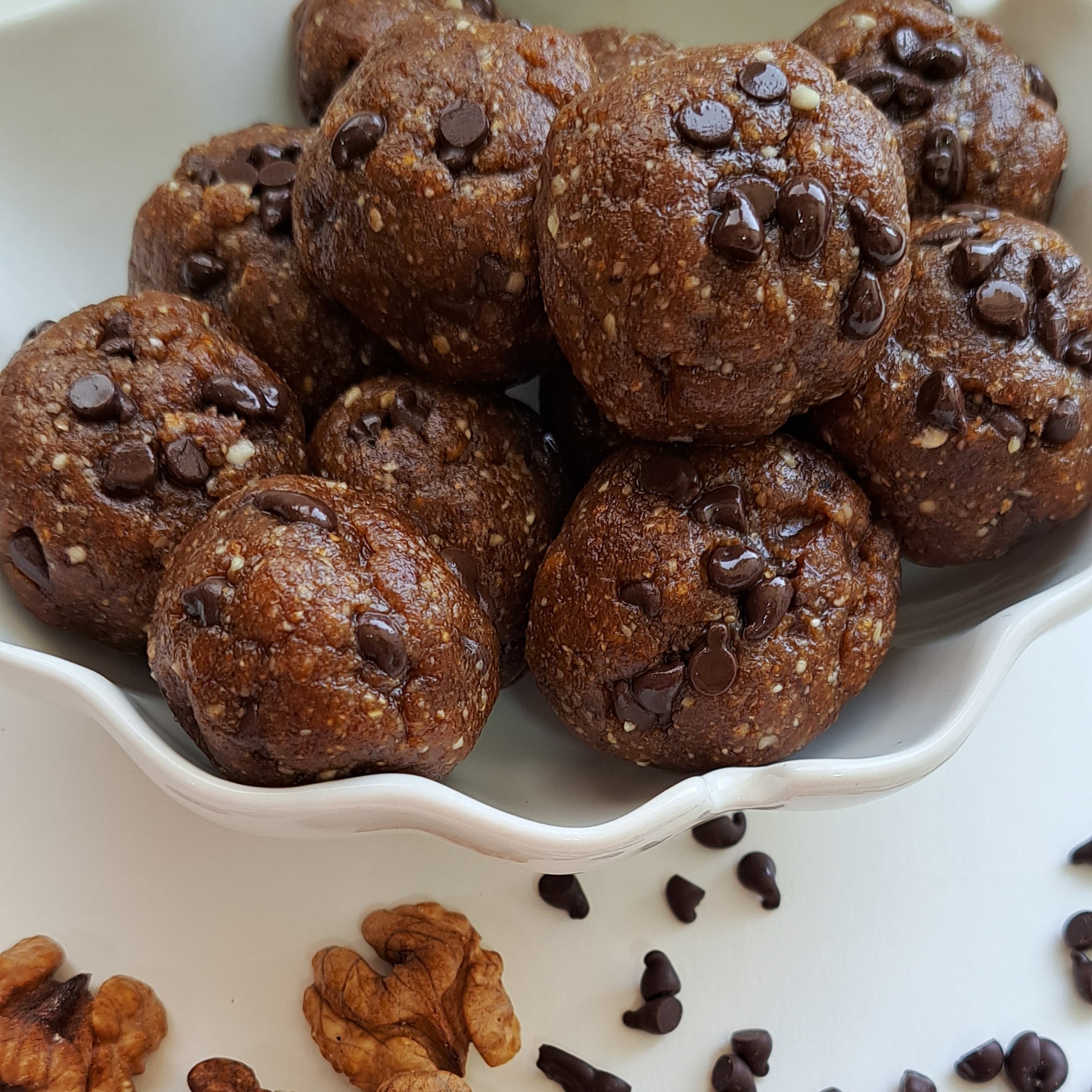انرژی بال گردویی خانگی بدون افزودنی های غیرمجاز(پک6عددی200گرمی)هرعدد30 گرم
