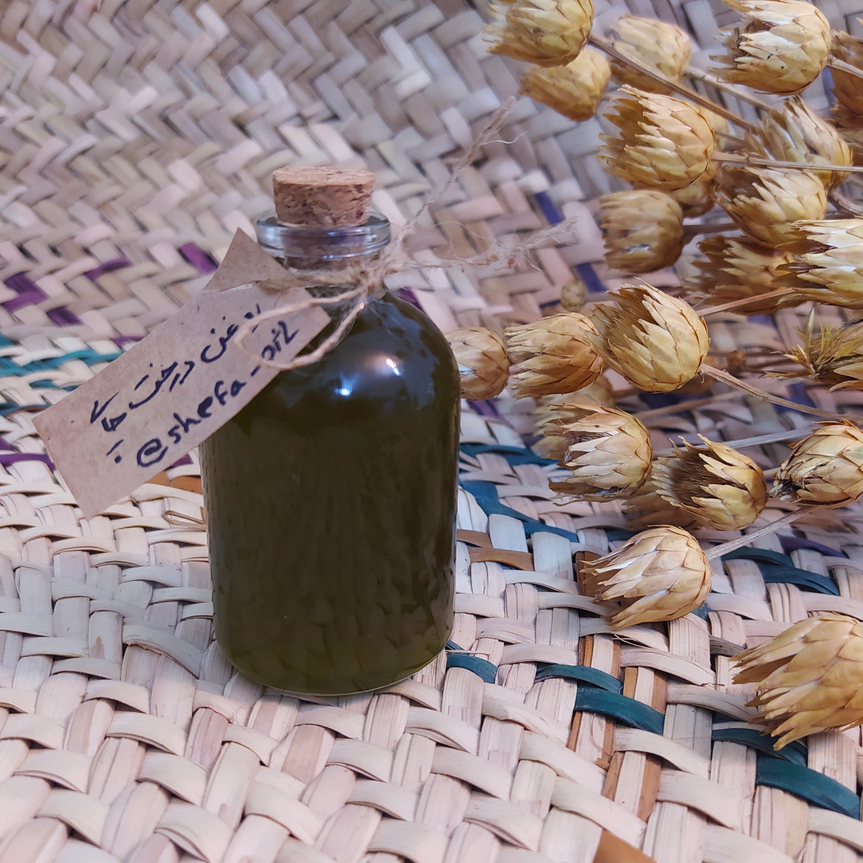 روغن براهمی اصل  در ظروف پلاستیکی با درب آسان ریز