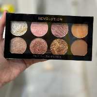 پالت رژگونه و هایلایتر  و کانتور از برند رولوشن (خرید ترکیه)