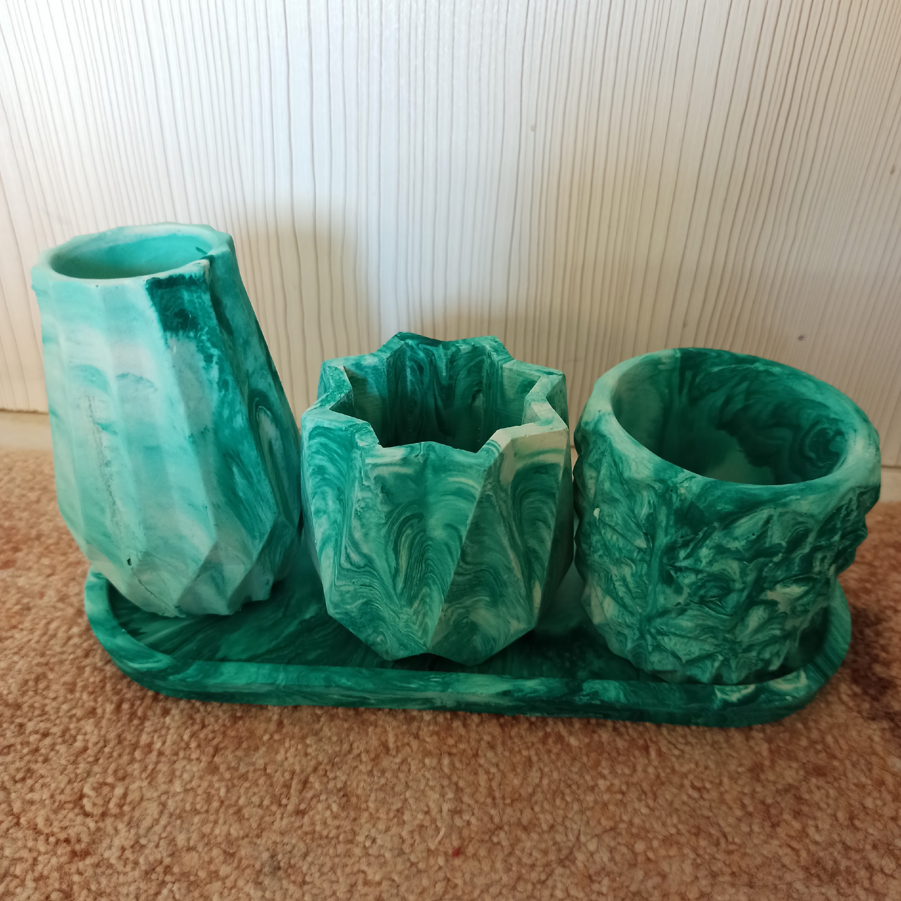 ست 4تیکه گلدان 3تیکه گلدان و سینی زیر گلدان ها در زنگ بندی مختلف