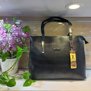 کیف تک رنگ زنانه