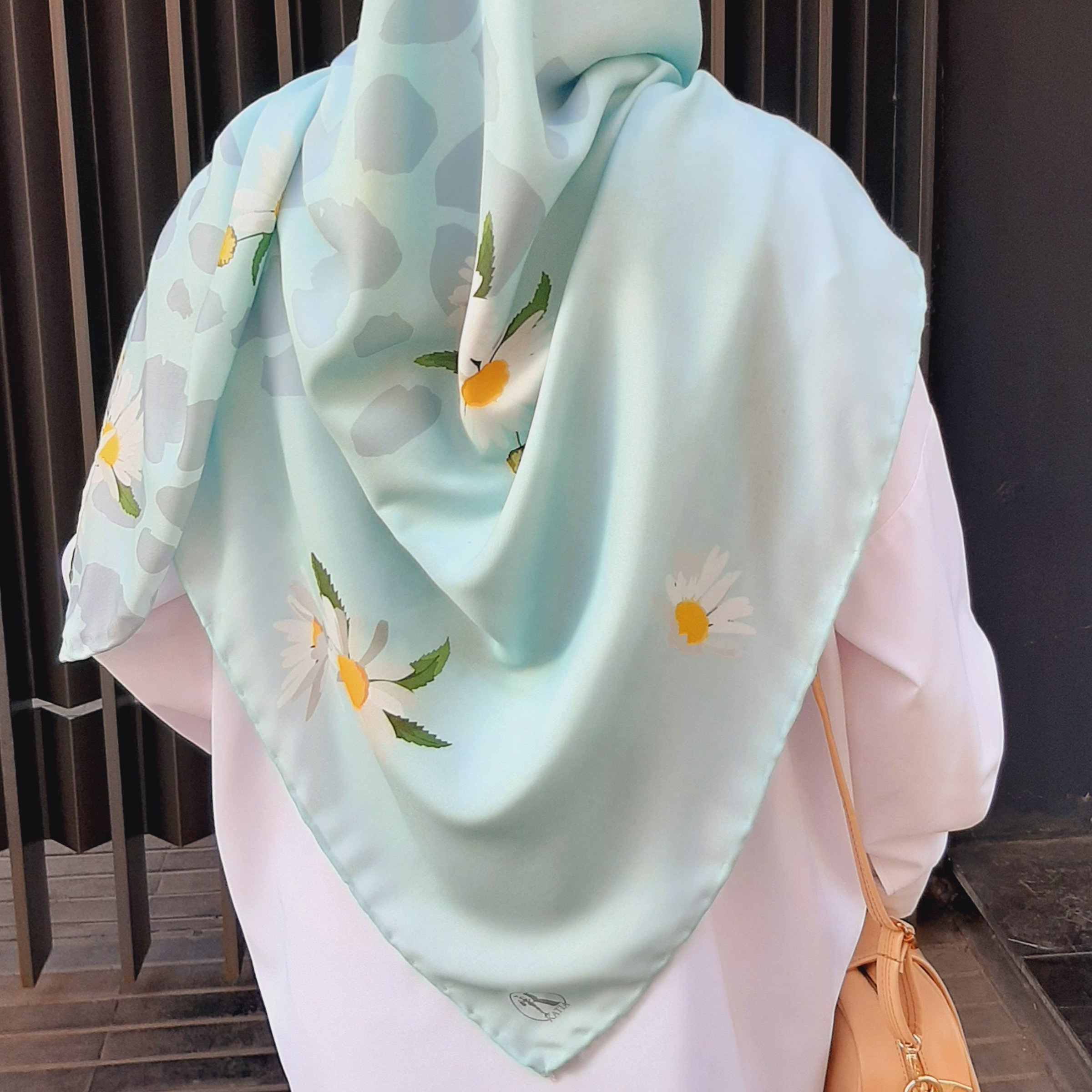 روسری نخی طرح بابونه