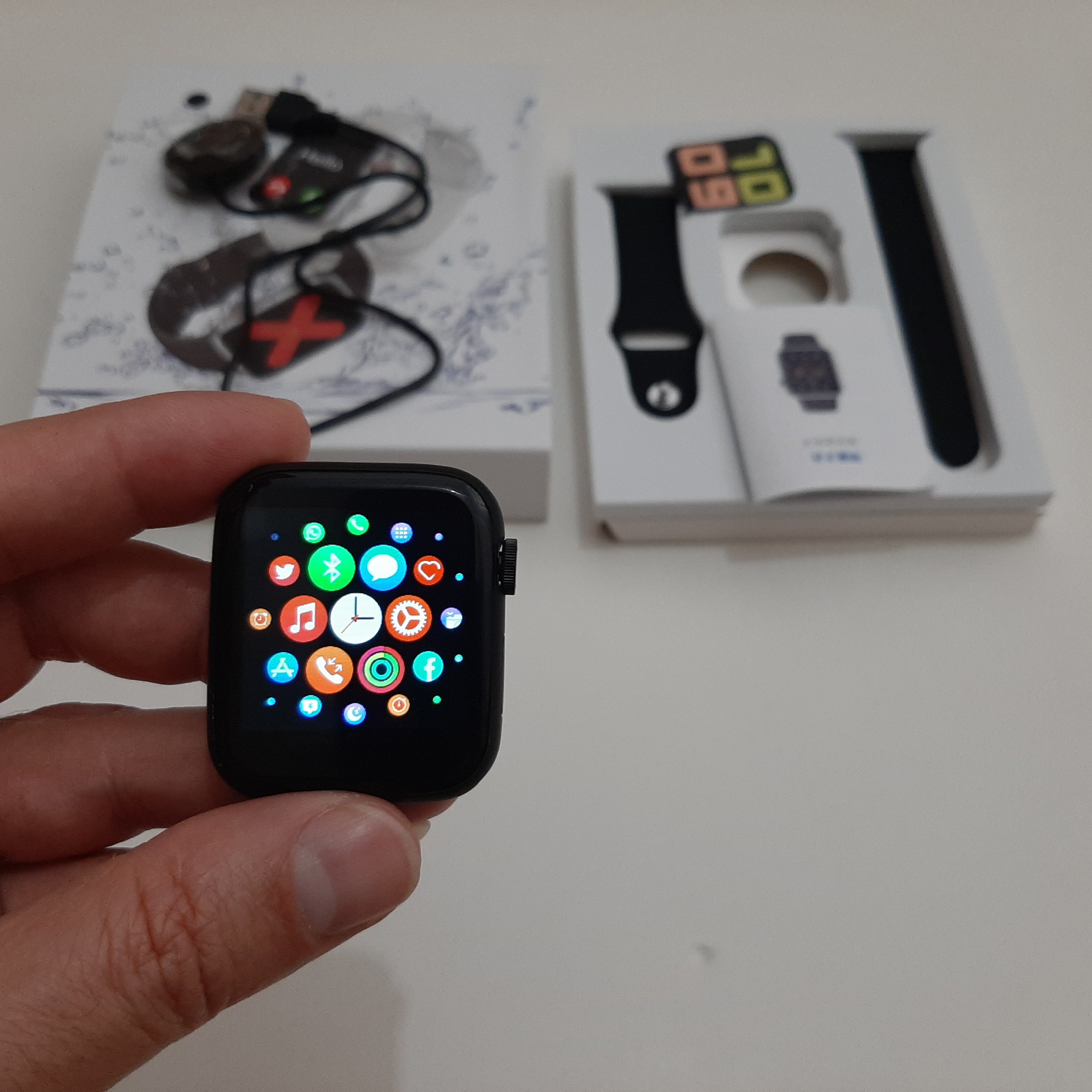 ساعت هوشمند T5s در رنگهای مختلف