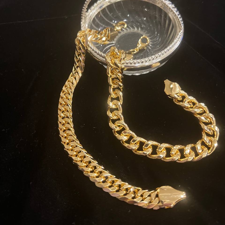 ارسال رایگان دستبند کارتیه طلایی مشابه طلا