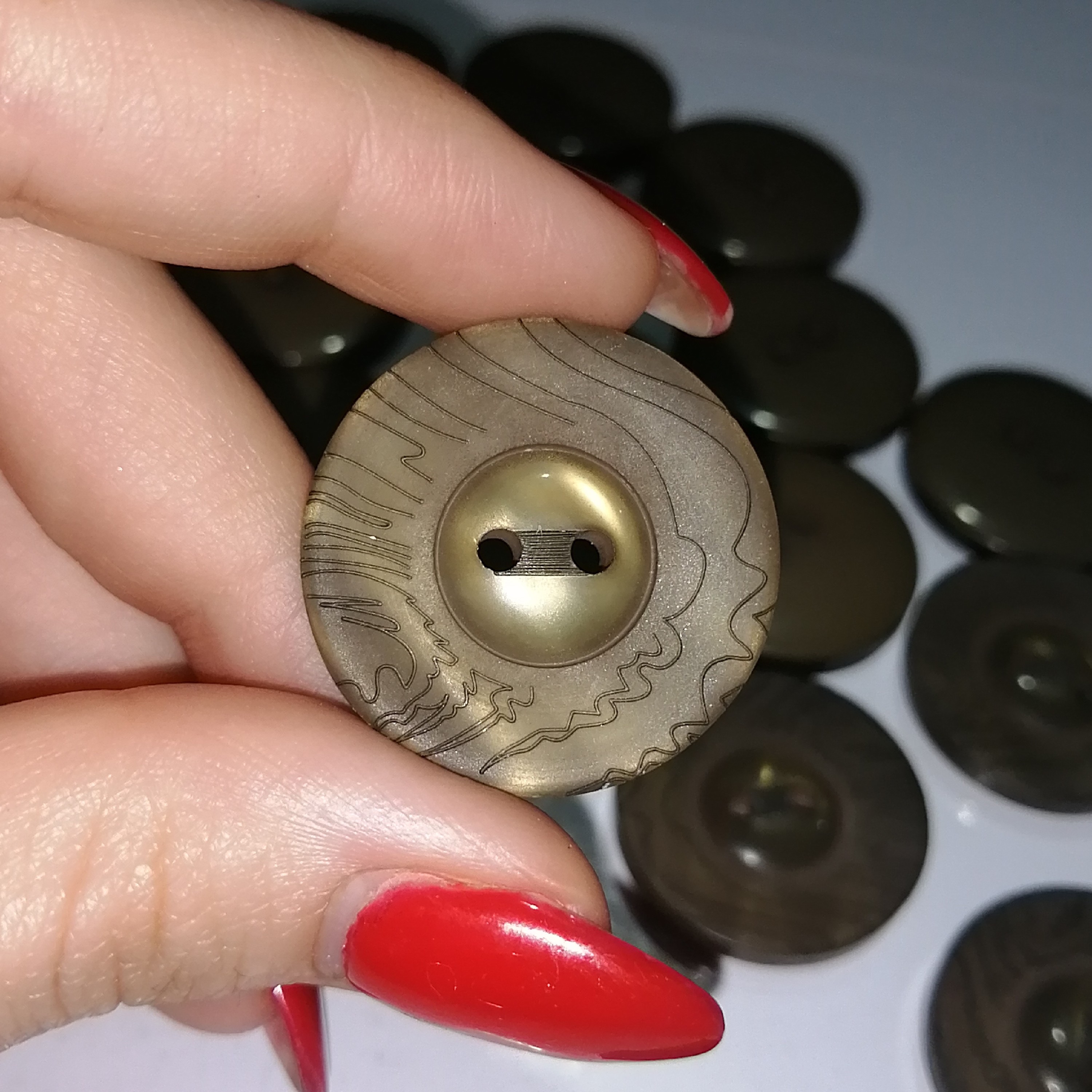 دکمه لباس  بزرگ طرح دایره رنگ یشمی بسته 12 عددی 