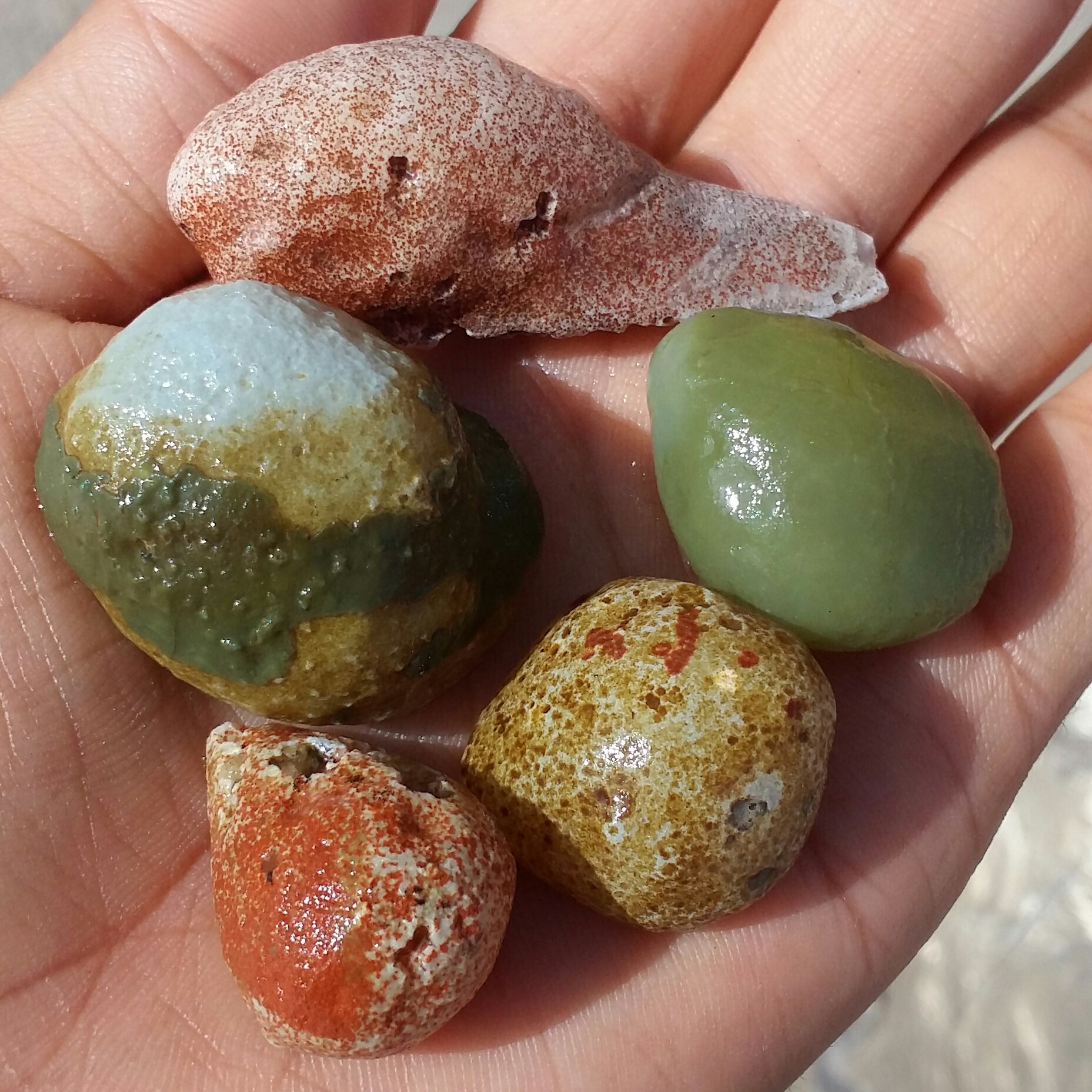 مجموعه 5 عددی سنگ راف خام عقیق نقلی برش نخورده 100 در 100 طبیعی سرشار از خواص شاهکار خلقت
ملقب به سنگ شانس
کد 10246
