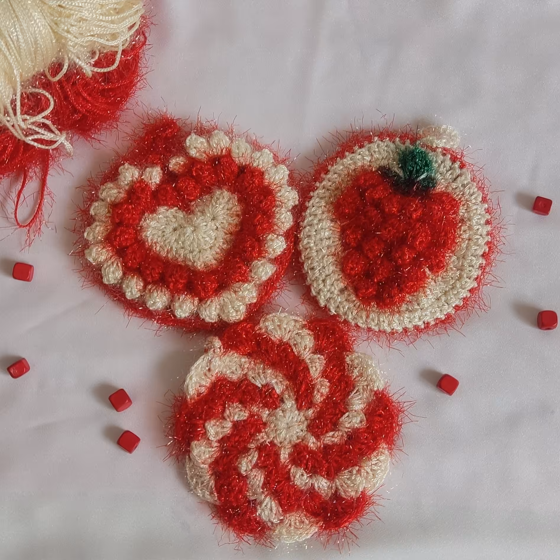 اسکاج سوزنی مناسب  جهیزیه عروس  ست سه تایی  مدل شماره 1رنگ قرمز 