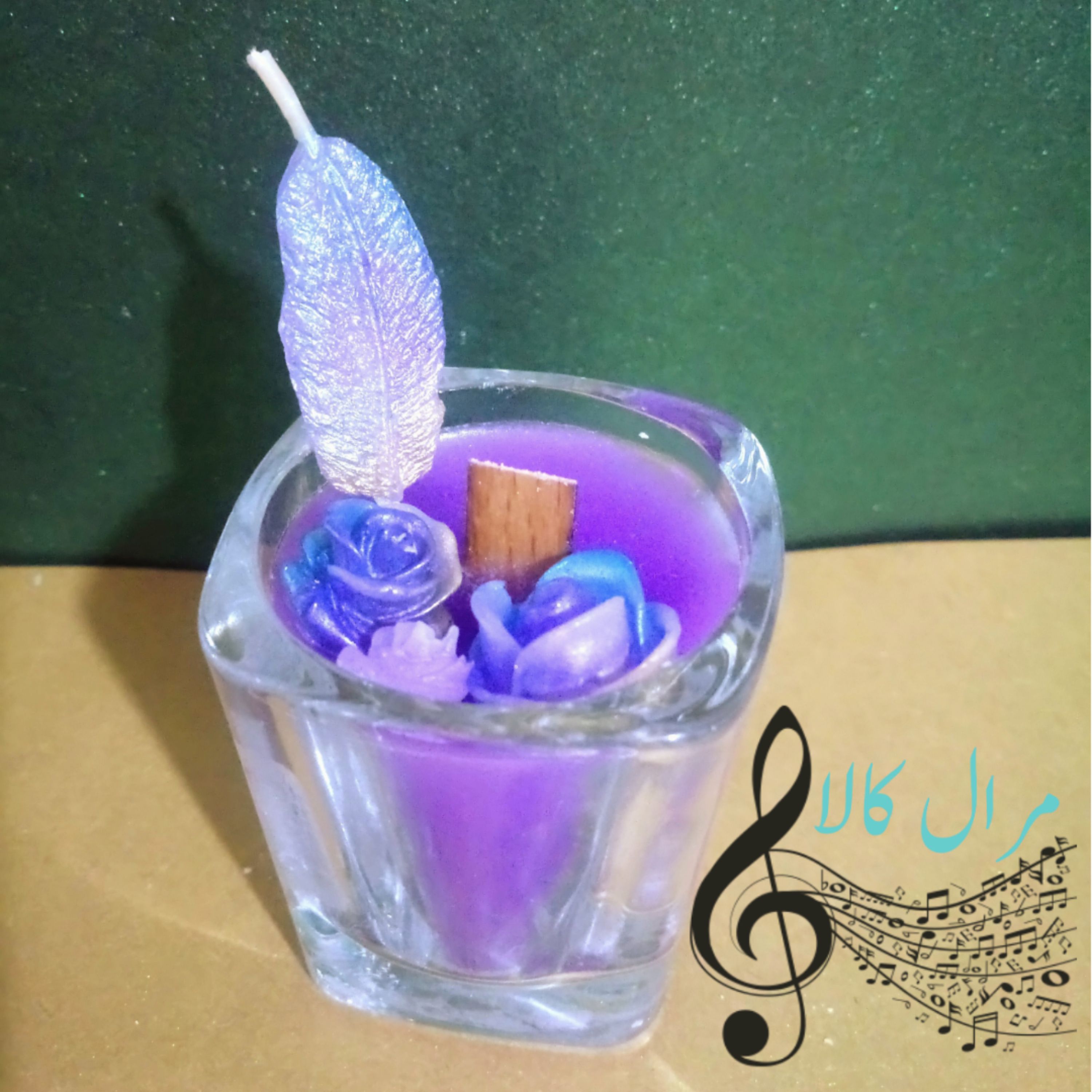 شمع معطر لیوانی مزین شده قابل سفارش در رنگبندی های متنوع و سفارشی