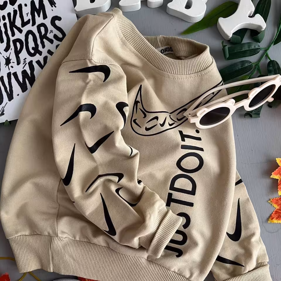 بلوز پسرانه دخترانه 35/ 40/45/50 نایک  قرمز کرم سبز سفید  آجری 