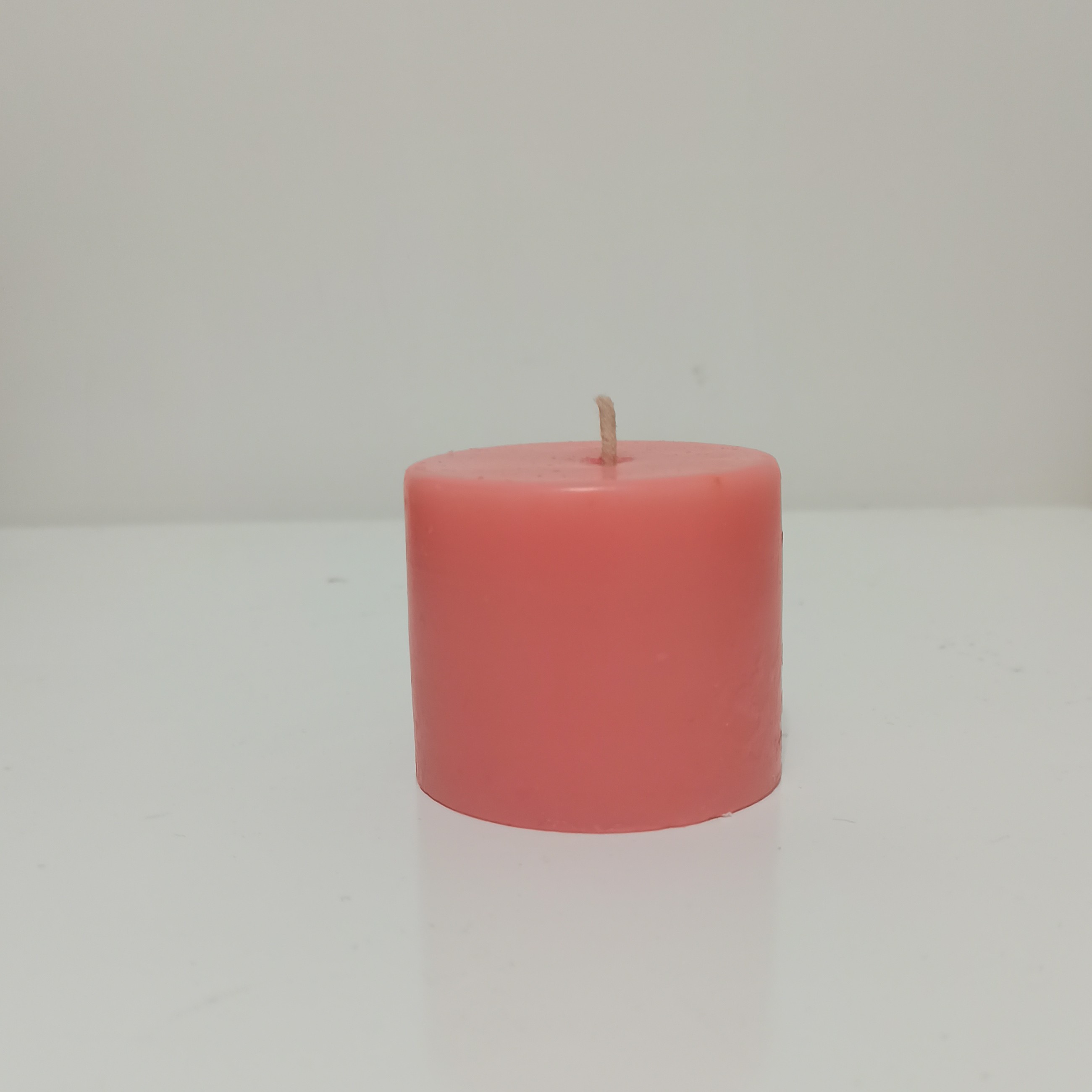 شمع دکوری استوانه صورتی  ارتفاع 5 سانتی قطر 5