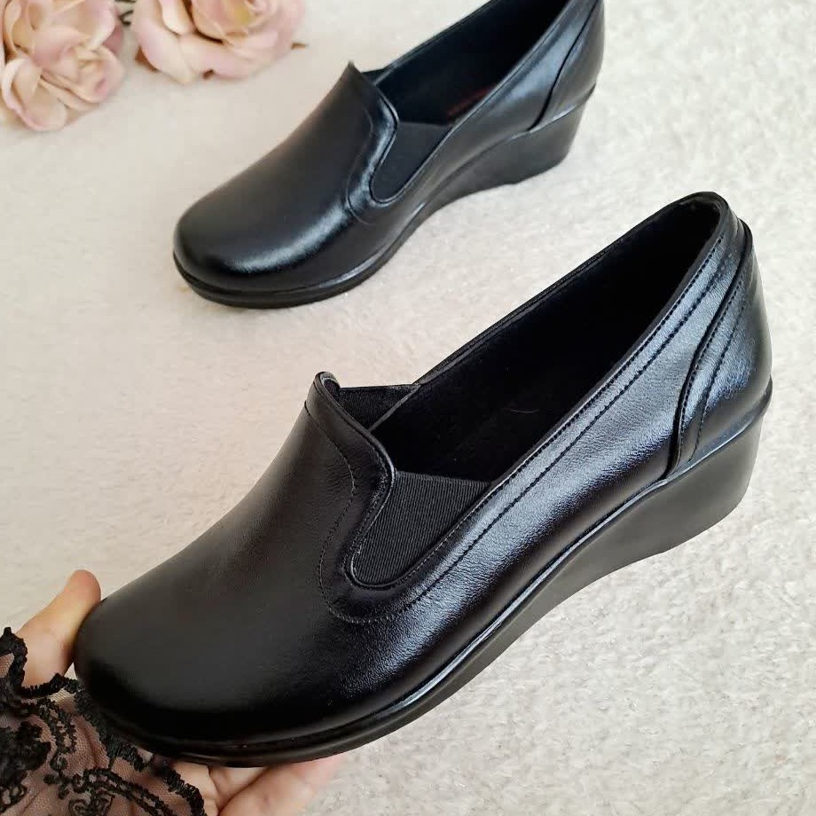 کفش طبی زنانهِ