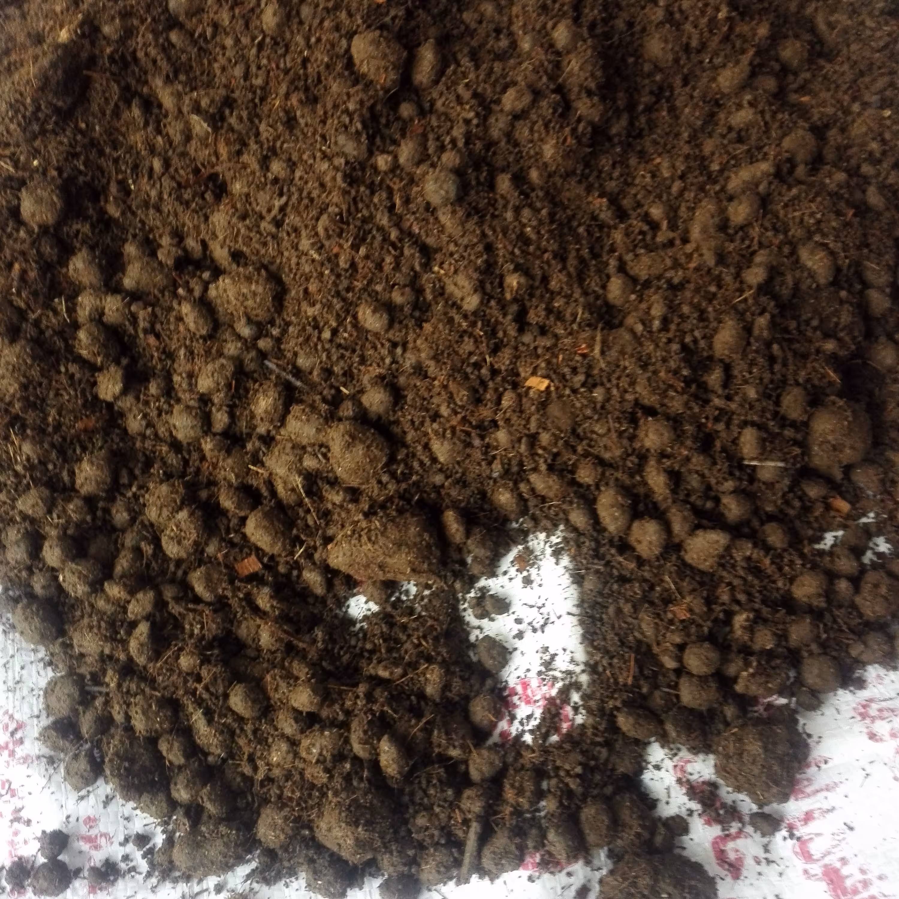 کود  گوسفندی     30لیتر پس کرایه