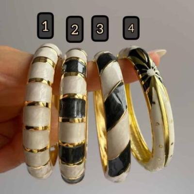 بنگل‌میناسفیدمشکی