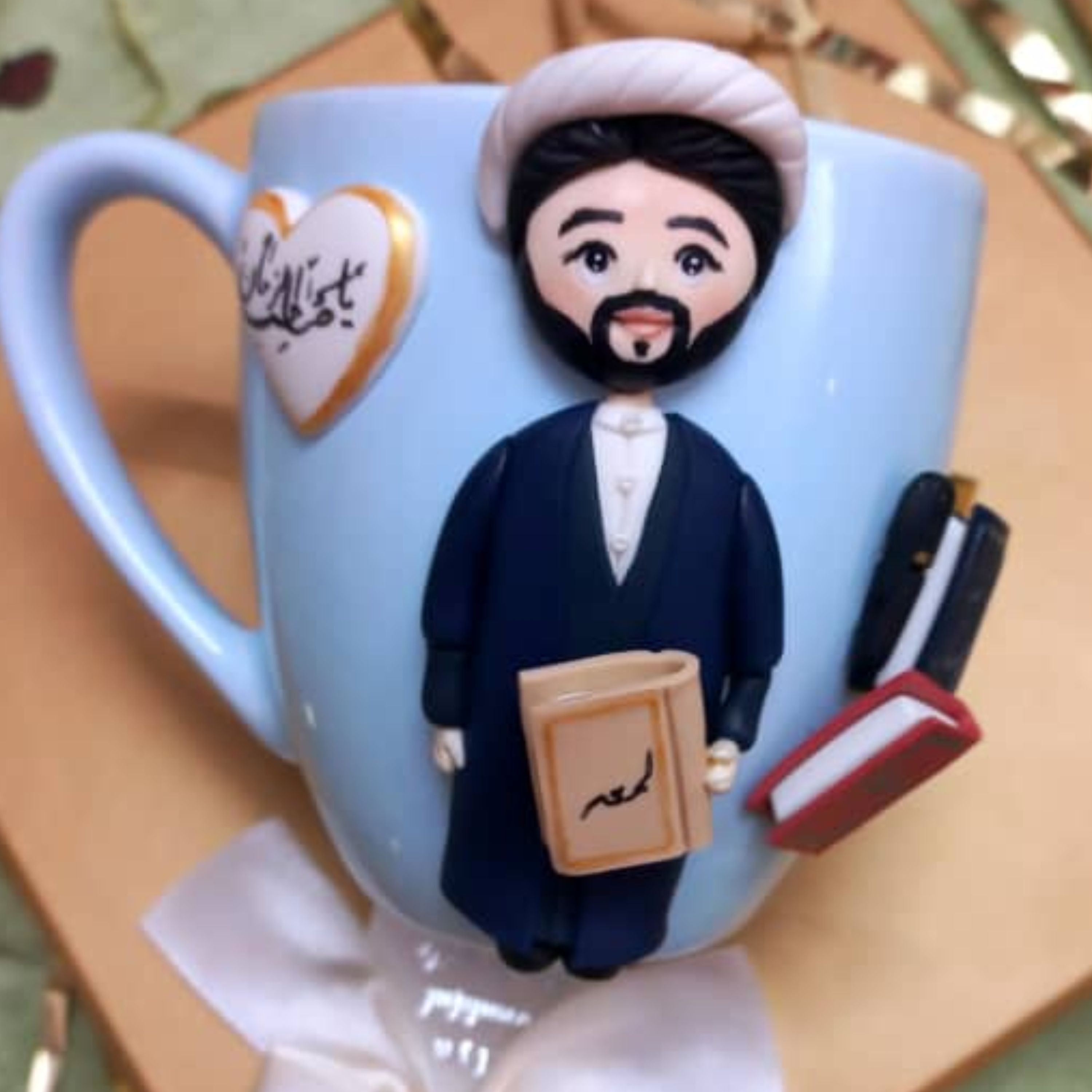 ماگ با طرح روحانی ساخته با خمیر ایتالیایی