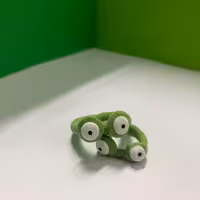 انگشتر خمیری قورباغه سبز