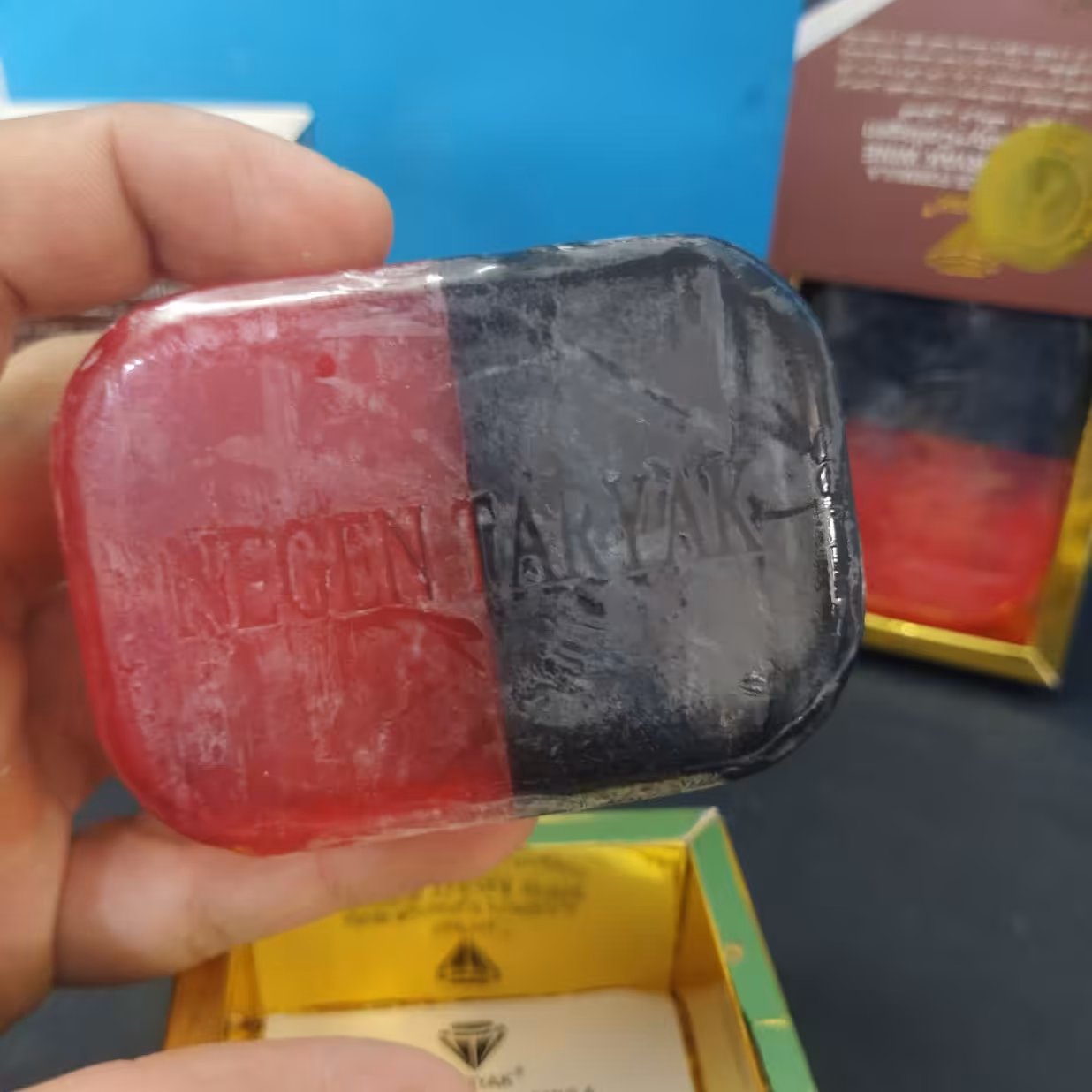 صابون ضد جوش های سر سیاه انگور و خشخاش   