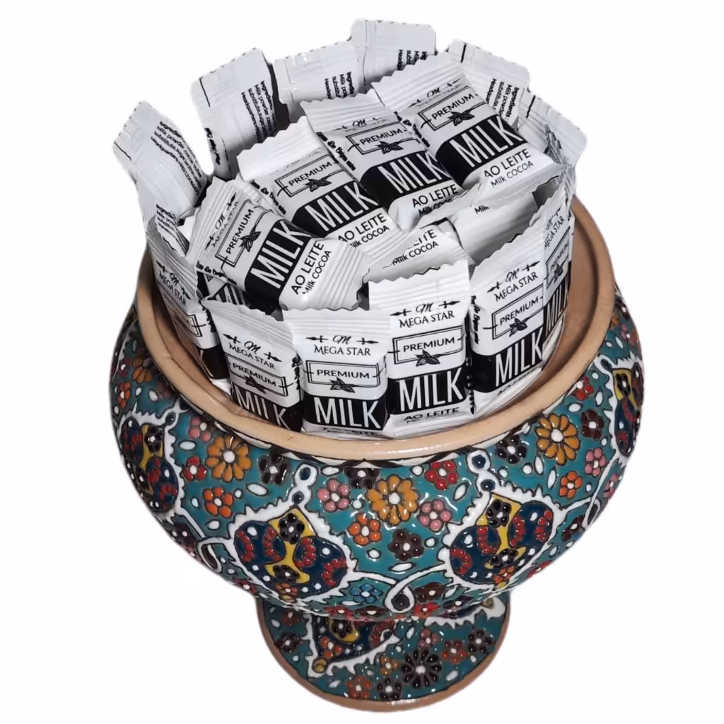 شکلات شیری مگا استار در بسته بندی های 1000 گرمی