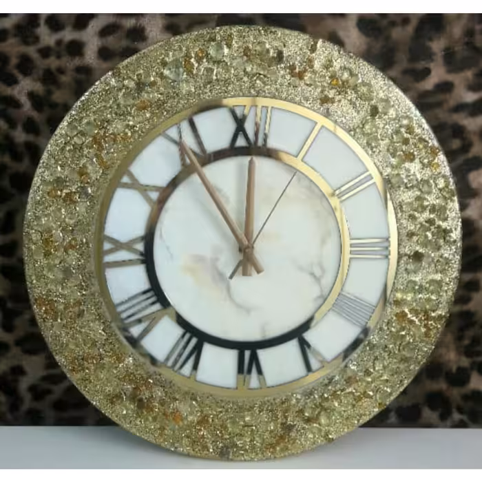 ساعت رزین و کیستال طلایی