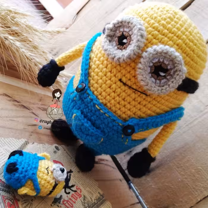 شخصیت کارتونی مینیون چاق بافتنی رقص قلاب