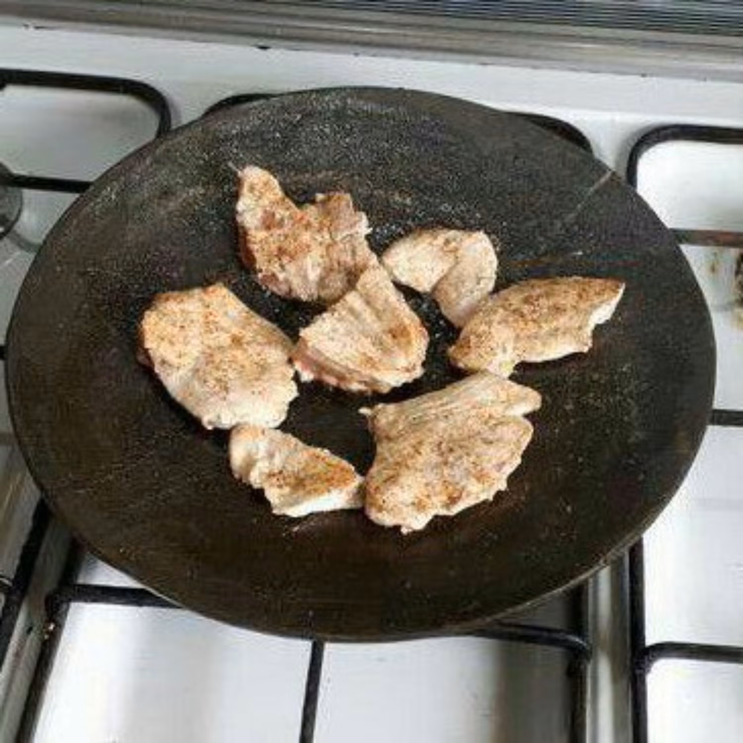 ساچ چدن سرخ کردنی قطر 45 سانتیمتر وزن 4500 گرم رنگ خاکستری