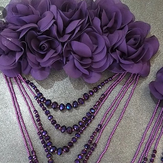 سردوشی با گل پارچه ای