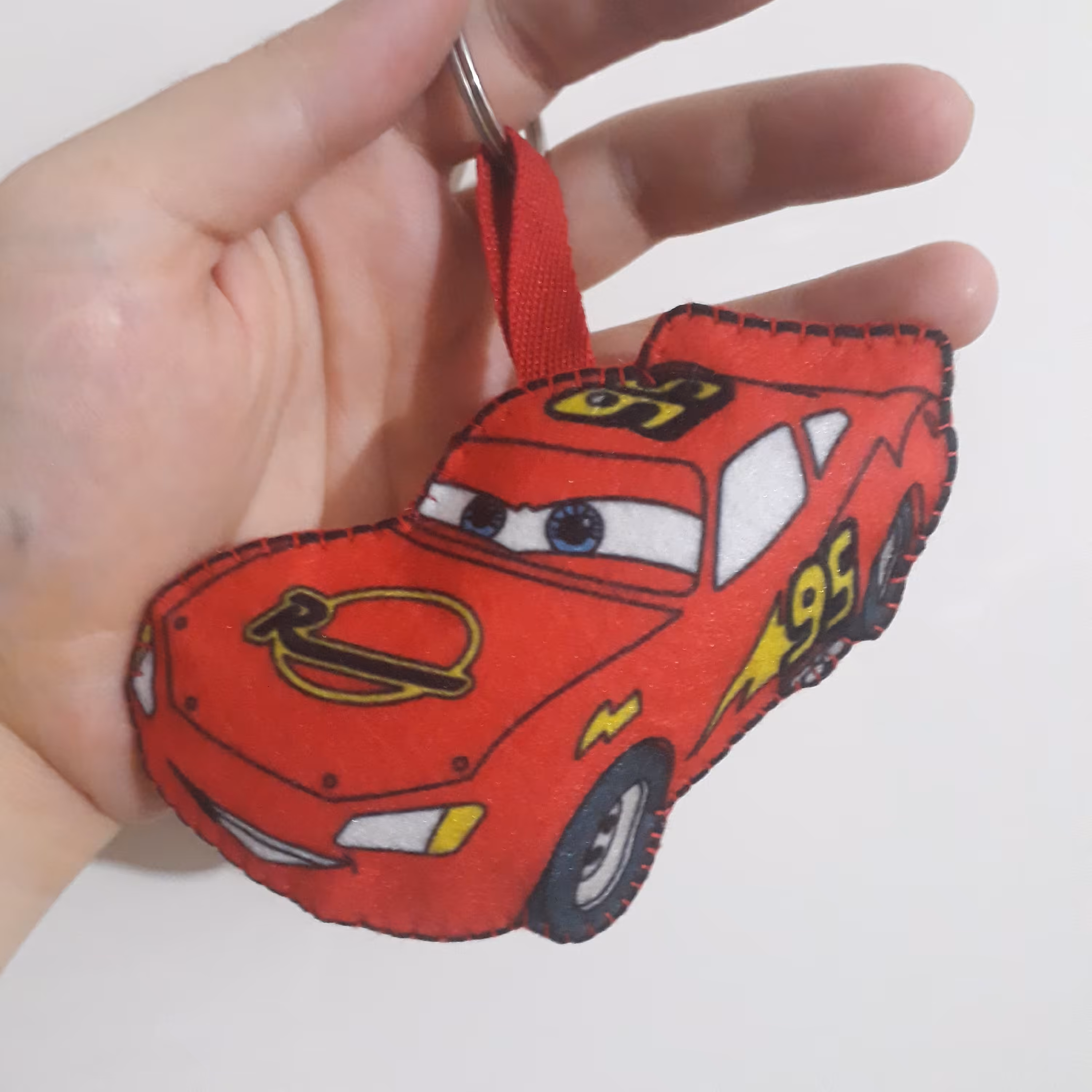 ماشین مک کویین آویزکیف و جاسوییچی(گیفت حرف م جاکلیدی)