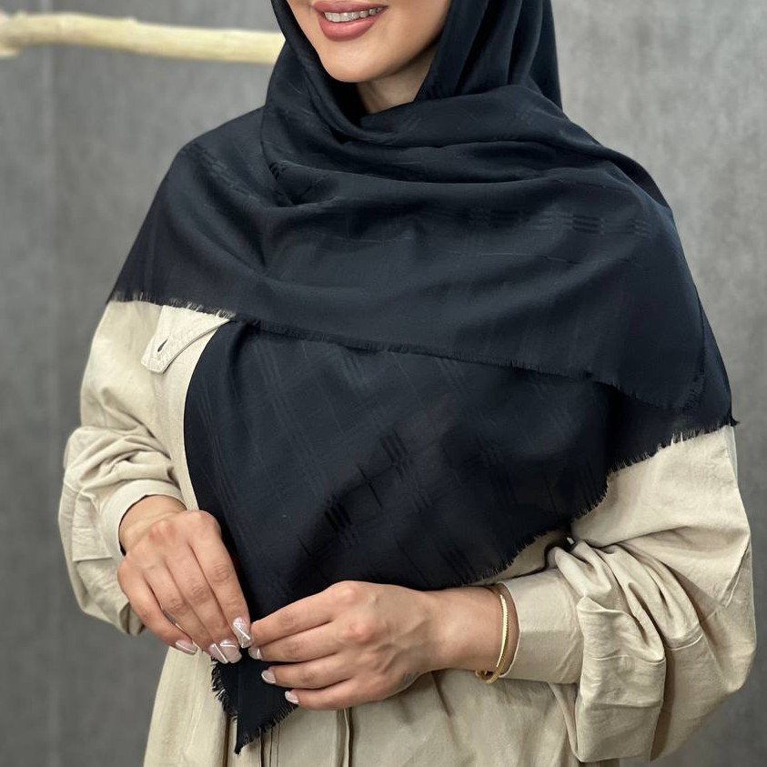 روسری نخی مشکی چهارخونه