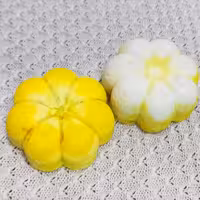 صابون مرطوب کننده برپایه روغن نارگیل و زیتون(ضد لک و ضد اکنه) ارایشی بهداشتی شیک بصرفه مجلسی زنانه دخترانه مردانه  لباس