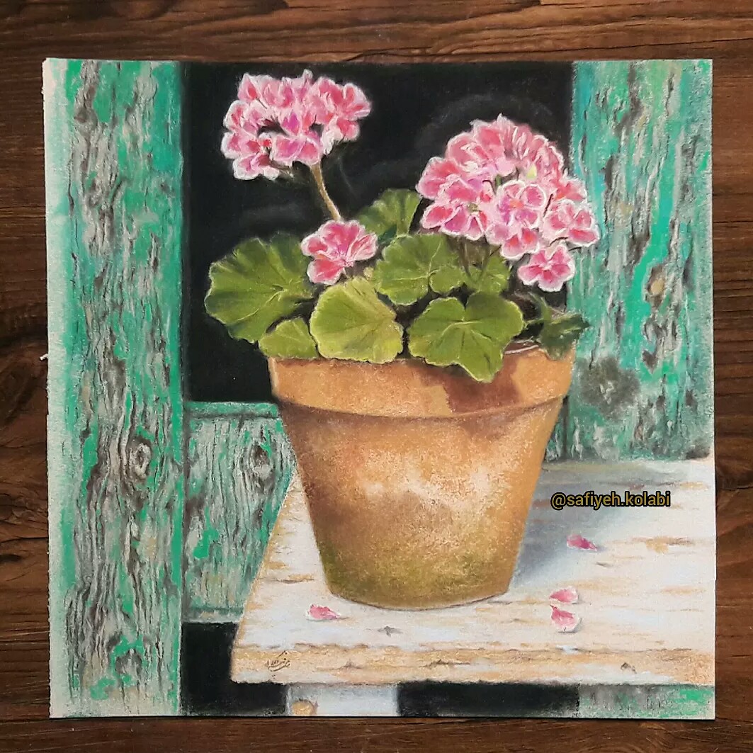 تابلوی نقاشی گلدان شمعدانی با پاستل گچی30 در 30 تماما کار دست