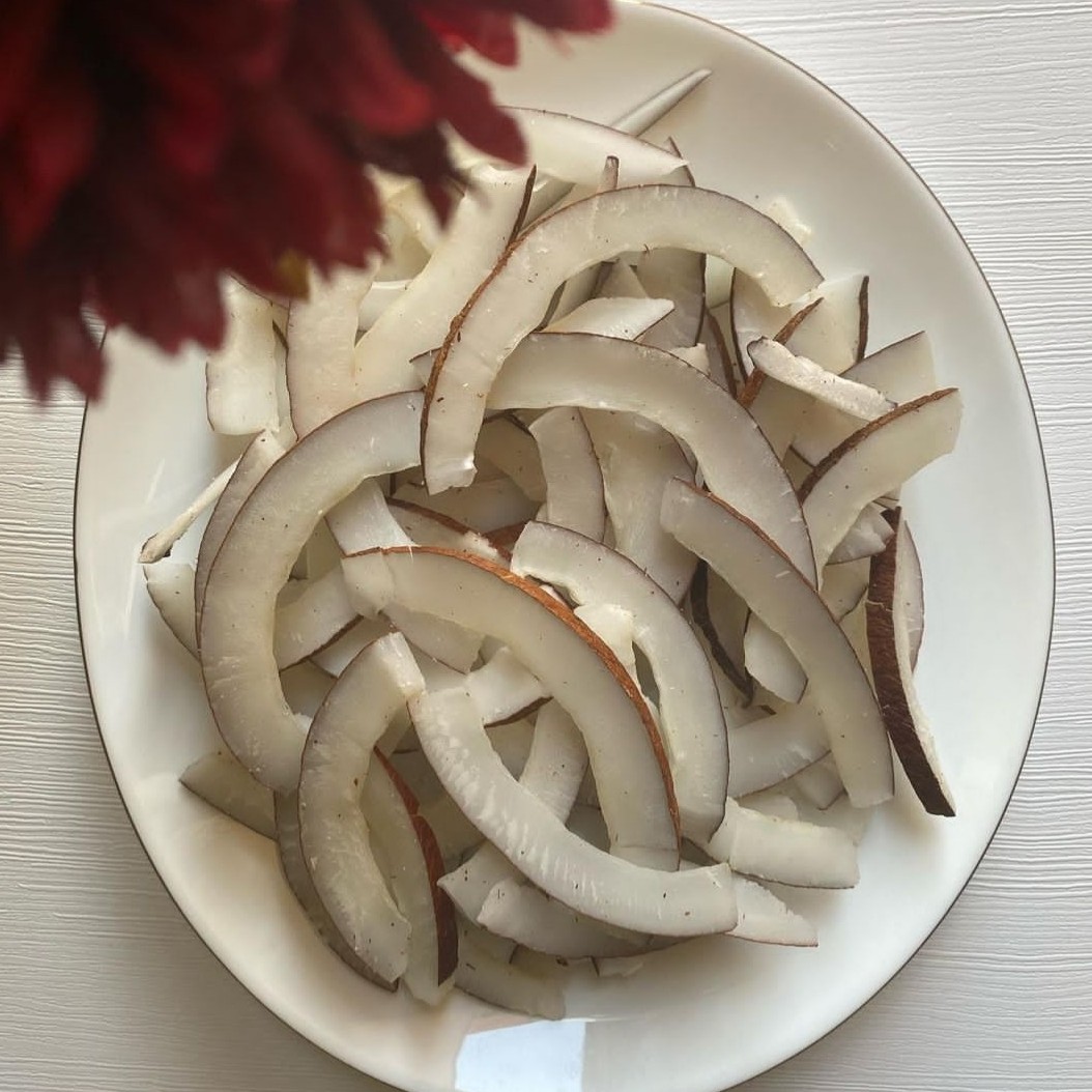 نارگیل خشک درجه یک بسیار تازه و خوش طعم در بسته های 200 گرمی