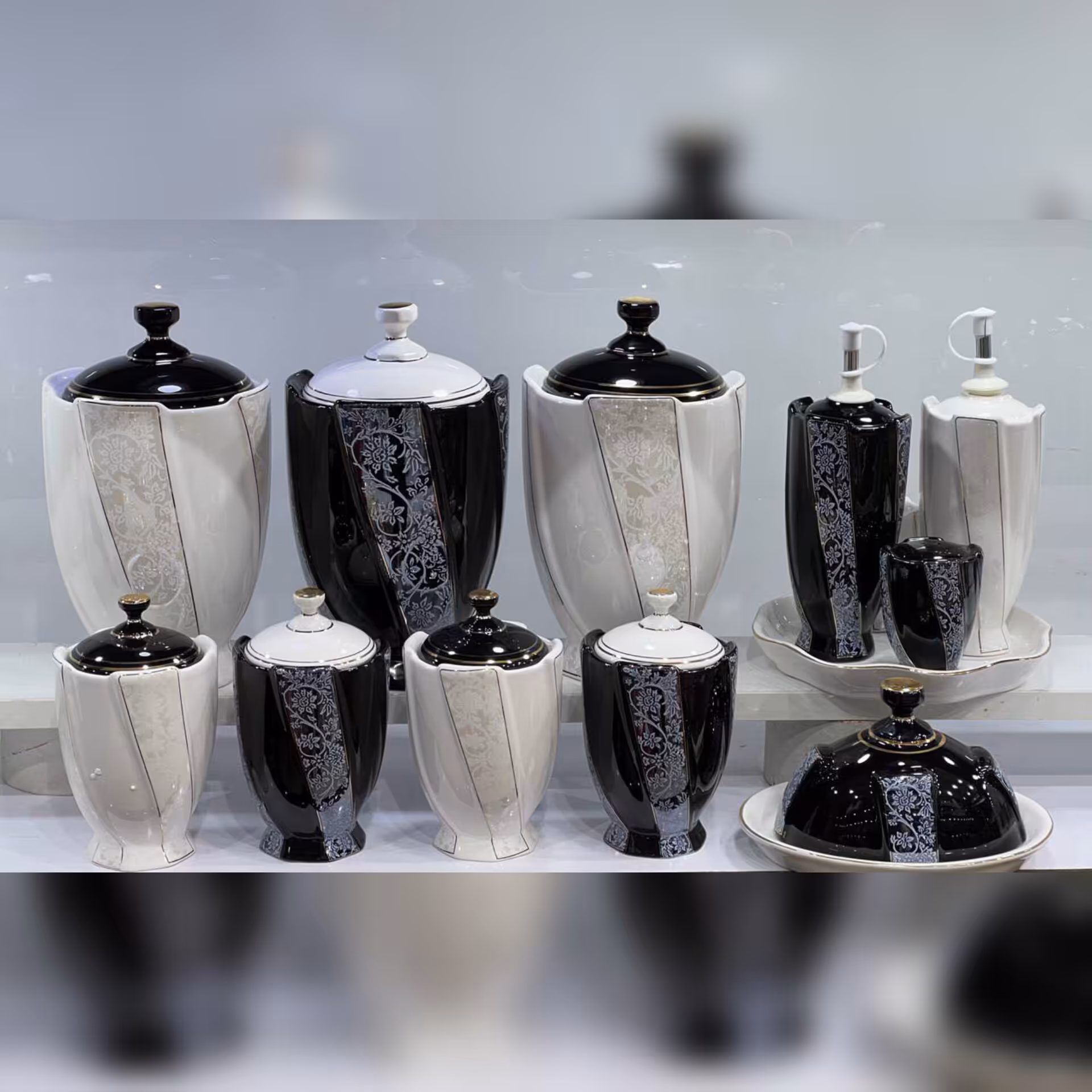 ست پاسماوری 14 پارچه مدل استیج گلدار رنگ سفید مشکی 